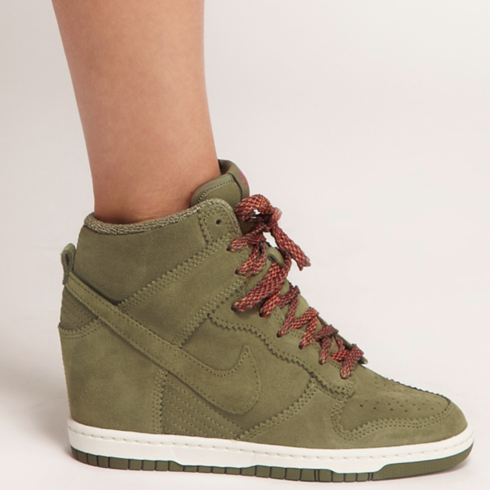 NWT Nike Sky Hi High Dunk Leather Wedge Shoes 'Medium Olive' Size 8.5